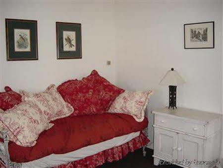The Sunny Grange Bed & Breakfast Campton Room photo